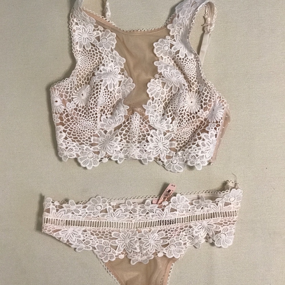 🤍 Victorias Secret 🤍 Appliqué Lace Crop Bralette Top & Panty Set - NEW w/Tags - Picture 10 of 14